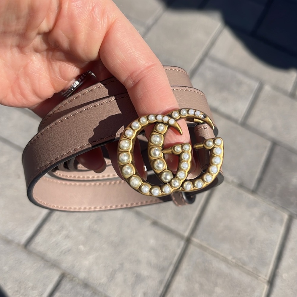 Small pearl Gucci belt